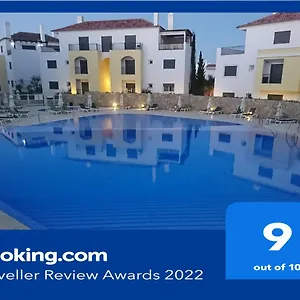  Apartamento O Pomar, Large 2 Bedroom With A Short Distance To The Ocean